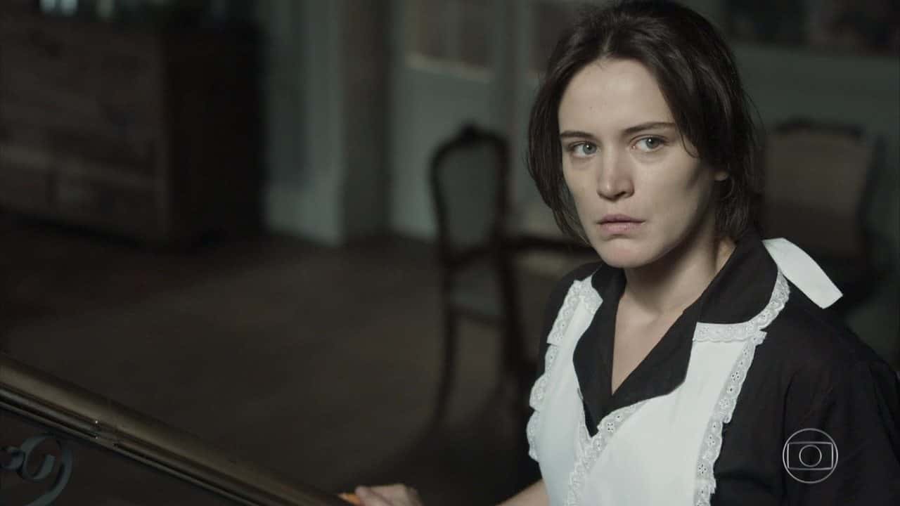 Clara (Bianca Bin) em cena de O Outro Lado do Paraíso (Foto: Reprodução/Globo)