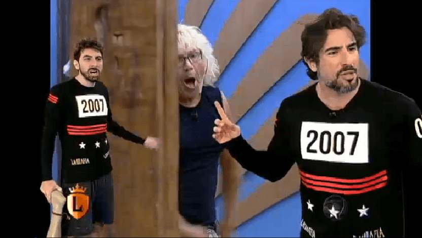 Mion e Mionzinho durante o Legendários. (Foto: Reprodução/Record)