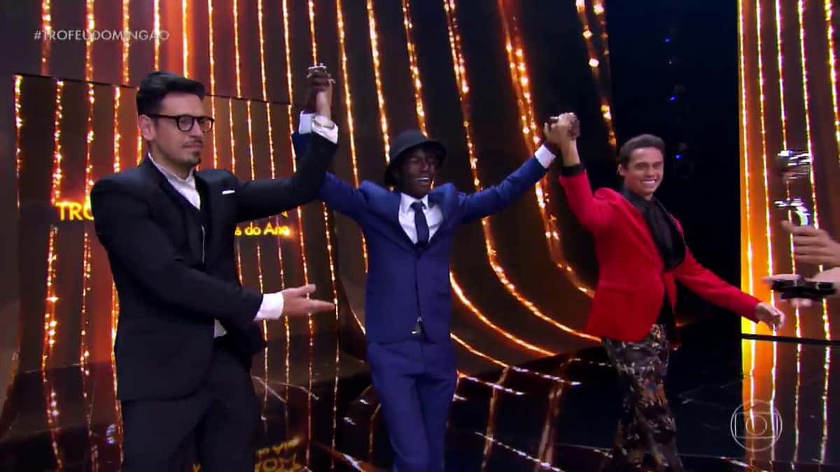 Jonathan Azevedo também ganhou prêmio no Domingão (Foto: Reprodução/Globo)