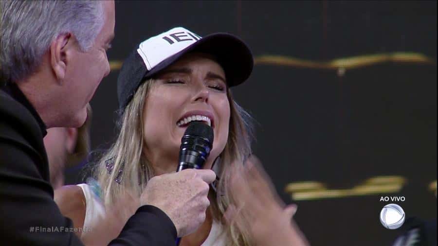 Com 56,37%, Flávia Viana derrota Marcos Harter e vence A Fazenda 9
