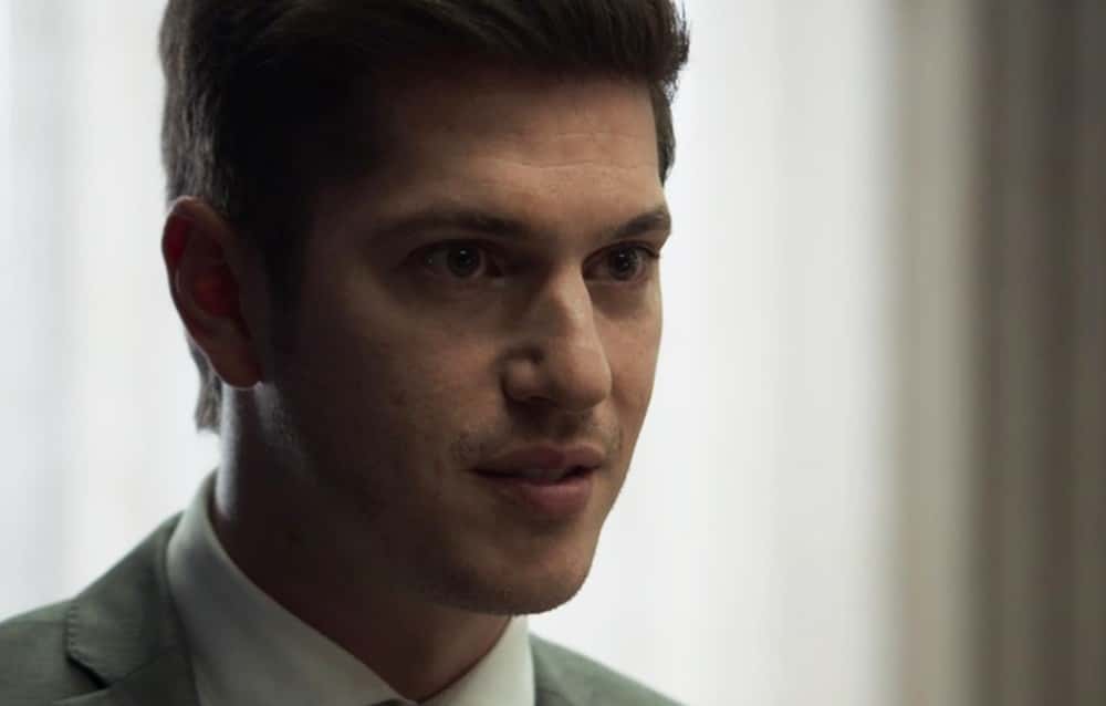 Bruno convida a ex para jantar e insiste sobre sentimento dos dois (Foto: TV Globo)