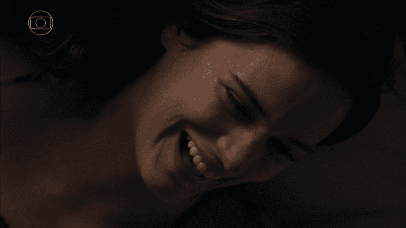 Clara (Bianca Bin) em cena de O Outro Lado do Paraíso (Foto: Reprodução/Globo)