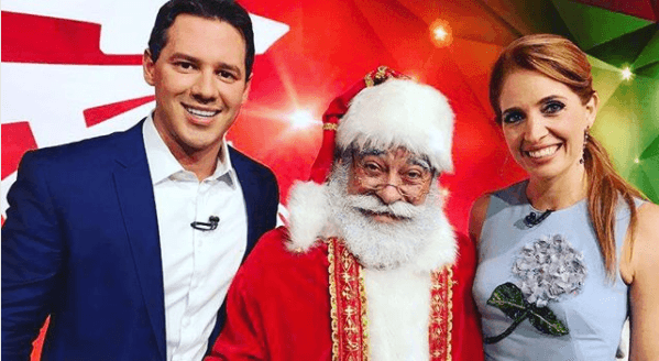 Dony de Nuccio e Poliana Abritta com Papai Noel no estúdio do Fantástico (Foto: Reprodução/Instagram)