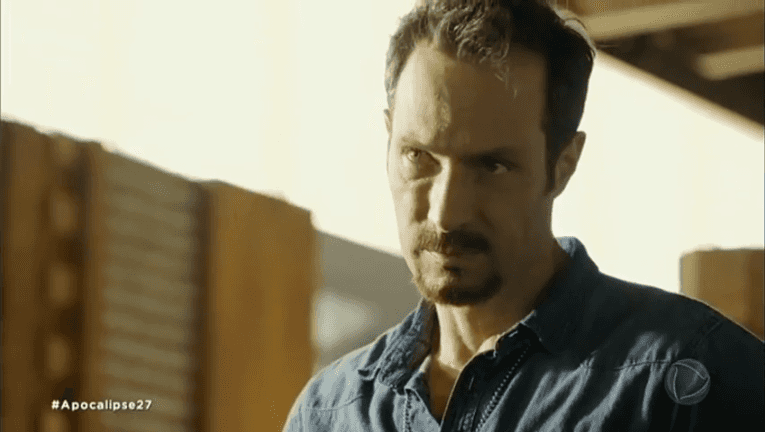 Cesar (Fernando Pavão) em cena de Apocalipse (Foto: Reprodução/Record)