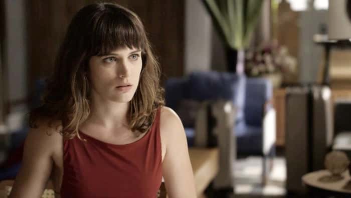 Clara (Bianca Bin) em cena de O Outro Lado do Paraíso (Foto: Divulgação/Globo)
