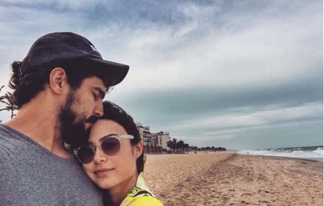 Thaila Ayala em foto romântica com o namorado Renato Goés. (Foto: Reprodução/Instagram)