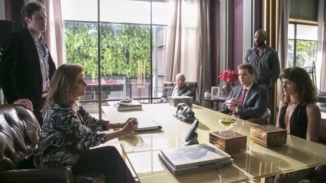 Sophia e Clara selam acordo em "O outro lado do paraíso" (Foto: Rafael Campos/Rede Globo/Divulgação)
