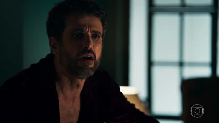 Samuel (Eriberto Leão) em cena de O Outro Lado do Paraíso (Foto: Reprodução/Globo)