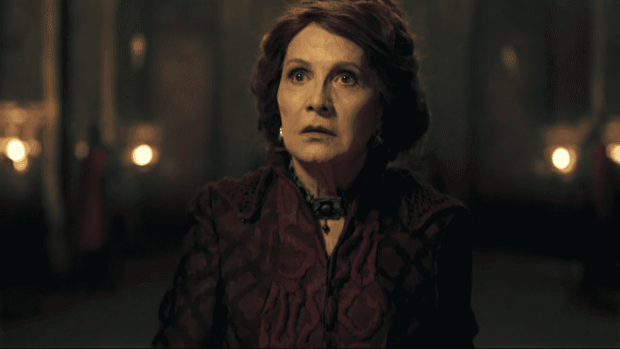 Crisélia (Rosamaria Murtinho) em cena de Deus Salve o Rei (Foto: Reprodução/Globo)