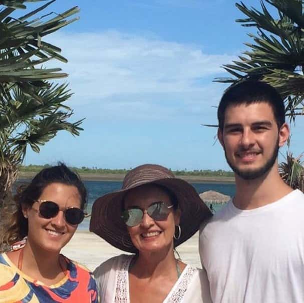 Fátima Bernardes e os filhos (foto: Reprodução)