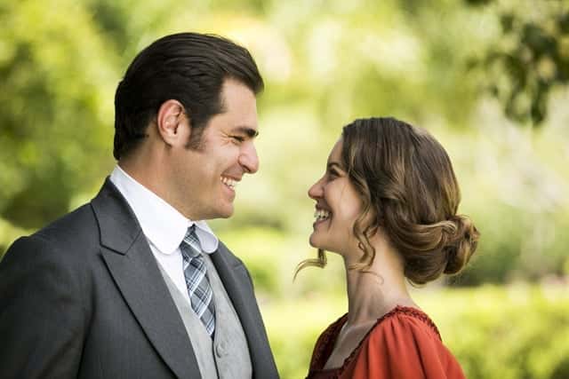 Elisabeta (Nathalia Dill) e Darcy (Thiago Lacerda) em Orgulho e Paixão (Foto: Globo/João Miguel Júnior)