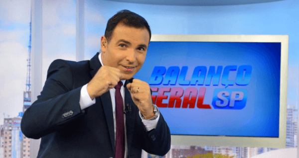 Reinaldo Gottino apresenta o Balanço Geral SP na Record. (Divulgação)