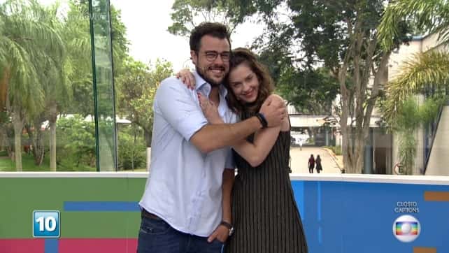 Joaquim Lopes e Sophia Abrahão no último Vídeo Show do apresentador. (Foto: Reprodução/Globo)