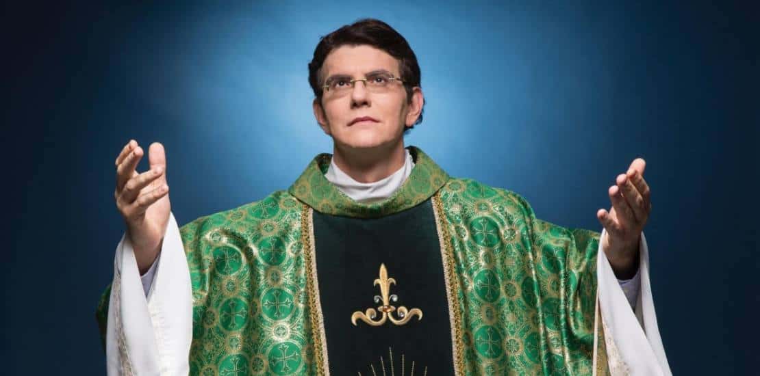Padre Reginaldo Manzotti está hospitalizar em uma unidade de saúde que fica localizado em Curitiba, no Paraná, onde mantém residência fixa e é pároco (Foto: Divulgação)