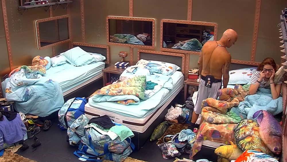 Ayrton se preocupa e manda Ana Clara parar de dormir (Foto: Reprodução)