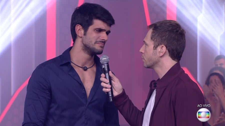 Lucas chora ao sair do BBB18 (Foto: Reprodução)