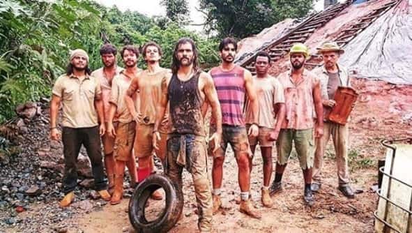 Os garimpeiros da novela O Outro Lado do Paraíso. (Foto: Reprodução/Instagram)