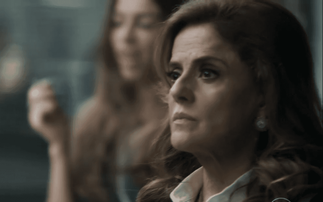 Lívia e Sophia em cena da primeira fase da novela (Foto: Reprodução)