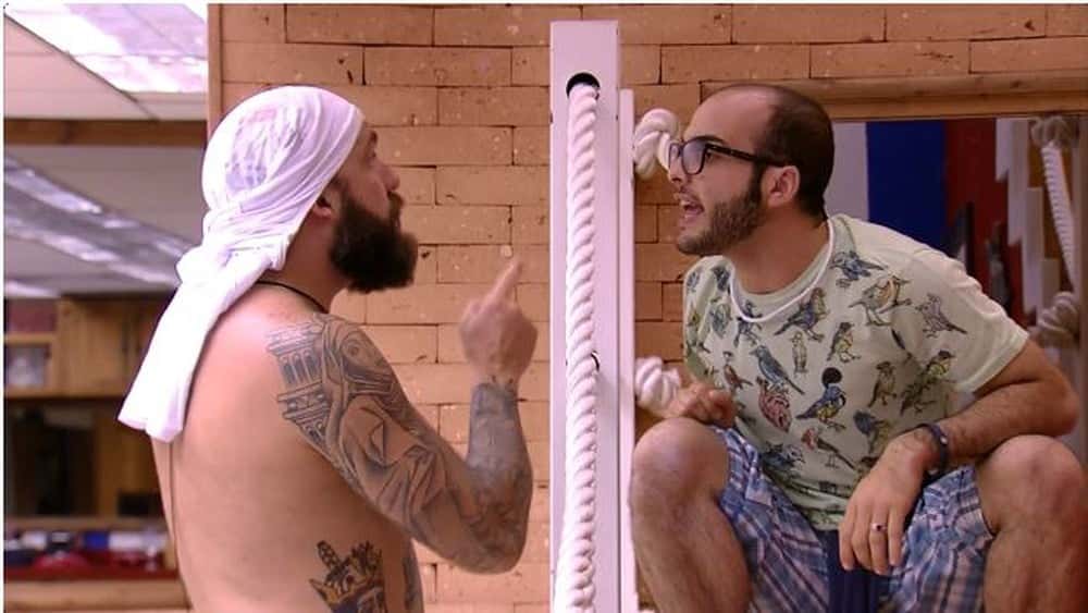 Caruso discute com Mahmoud no BBB18 (Foto: TV Globo)