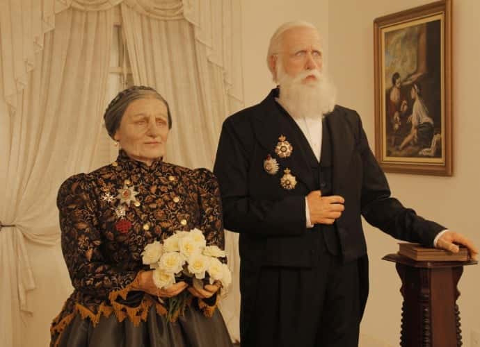 Esculturas da Imperatriz Teresa Cristina e do Imperador Dom Pedro II (Foto: Rio Sul Revista)