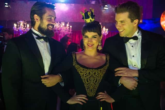 Renato (Rafael Cardoso), Clara (Bianca Bin) e Patrick (Thiago Fragoso) (Foto: Globo/Raquel Cunha)