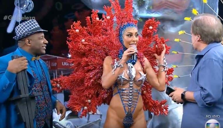 Sabrina Sato nos estúdios da Globeleza (Foto: Reprodução/YouTube)