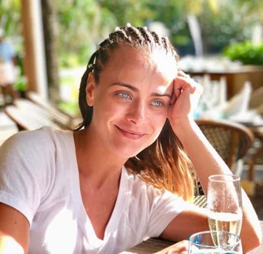 O novo visual da atriz Juliana Silveira. (Foto: Reprodução)