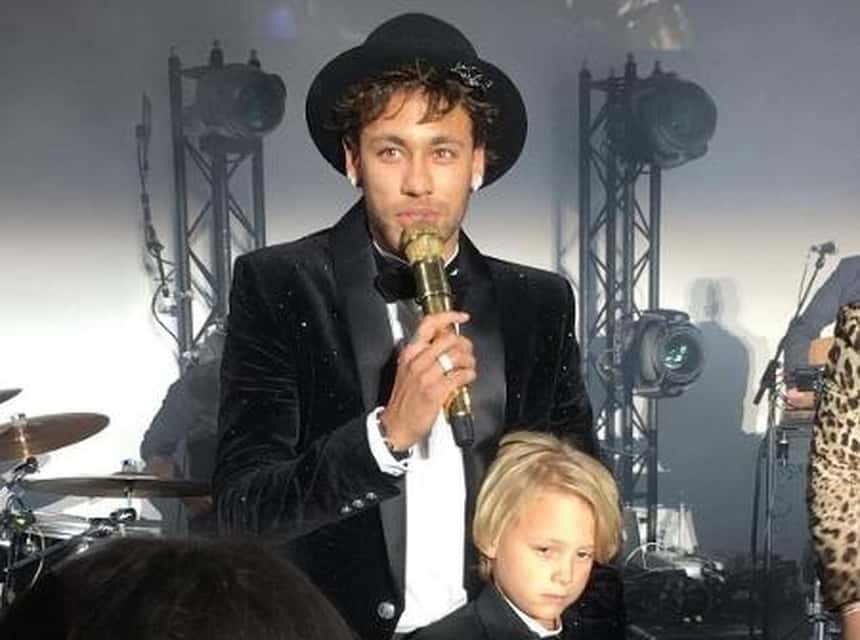 Neymar ao lado do filho (Foto: Reprodução)