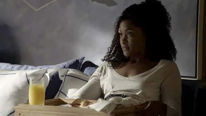 Raquel (Erika Januza) em cena de O Outro Lado do Paraíso (Foto: Divulgação/Globo)