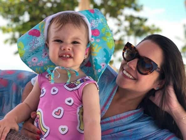 A atriz Thais Fersoza e sua filha Melinda. (Foto: Reprodução/Instagram)