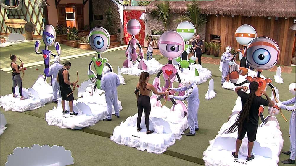 Participantes se posicionam (Foto: Reprodução)