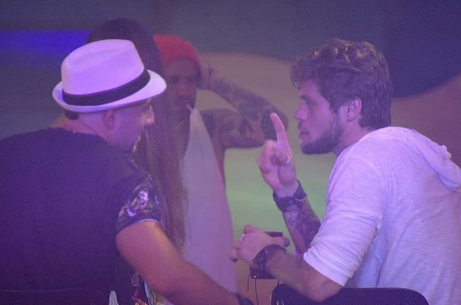 Breno detona Kaysar (Foto: Reprodução)
