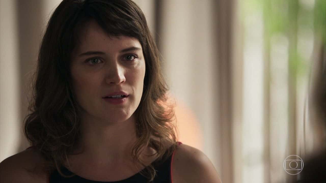Clara (Bianca Bin) em cena de O Outro Lado do Paraíso (Foto: Reprodução/Globo)