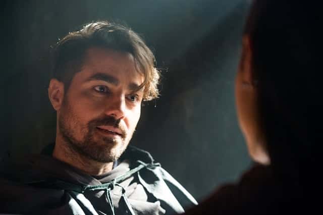 Virgílio (Ricardo Pereira) em cena de Deus Salve o Rei (Foto: Globo/Raquel Cunha)