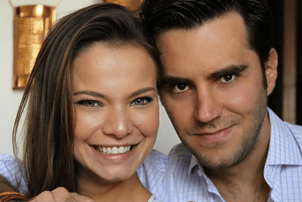 Milena com o marido. Foto - reprodução/arquivo pessoal.