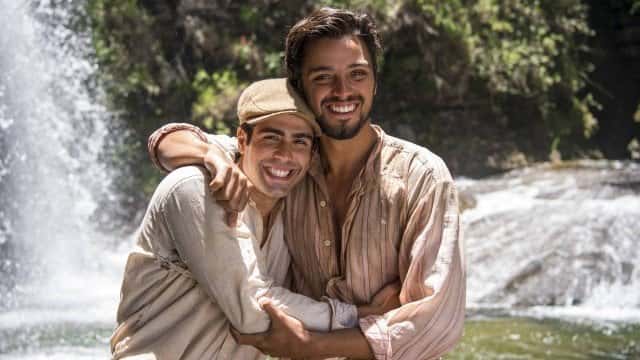 Os atores Rodrigo Simas e Juliano Laham em Orgulho e Paixão. (Foto: Estevam Avellar/Rede Globo/Divulgação)