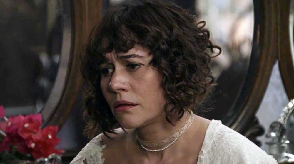 Susana fica desolada com a descoberta em Tempo de Amaro. (Foto: TV Globo)