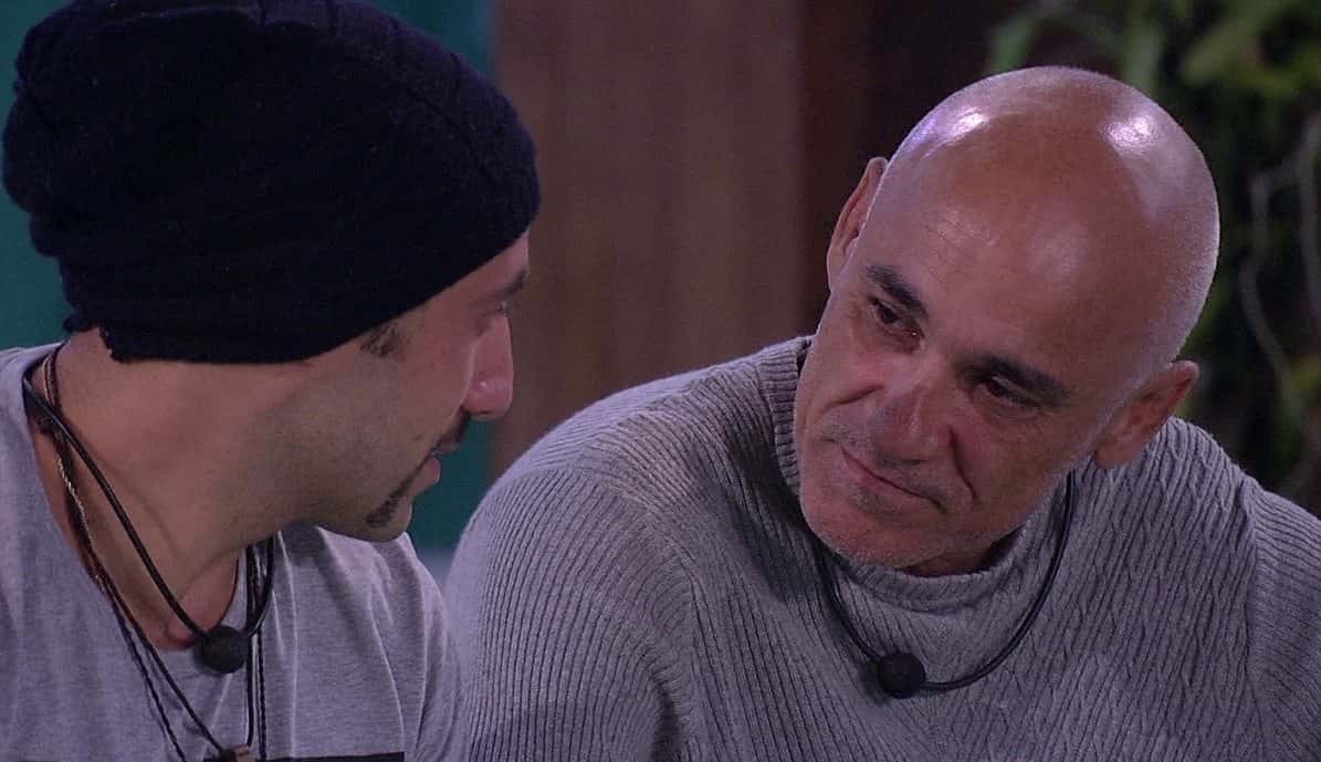 Kaysar e Ayrton em conversa (Foto: Reprodução)