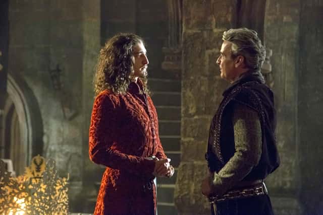 Rodolfo (Johnny Massaro) e Otávio (Alexandre Borges) em cena de Deus Salve o Rei (Foto: Globo/Marília Cabral)