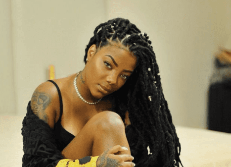 Ludmilla se empolgou com o jovem apresentador. (Foto: Reprodução/Instagram)