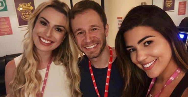 Vivian Amorim posa com os colegas de programa. (Foto: Reprodução/Instagram)