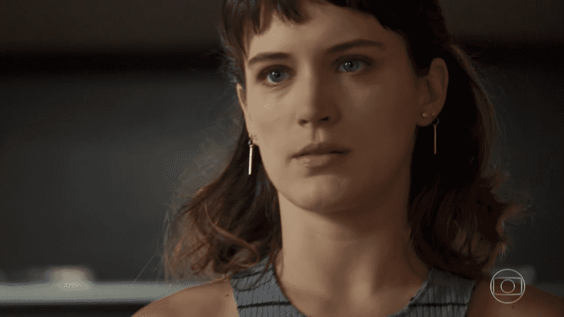 Clara (Bianca Bin) em cena de O Outro Lado do Paraíso (Foto: Reprodução/Globo)