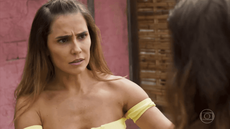 Karola (Deborah Secco) em cena de Segundo Sol (Foto: Reprodução/Globo)