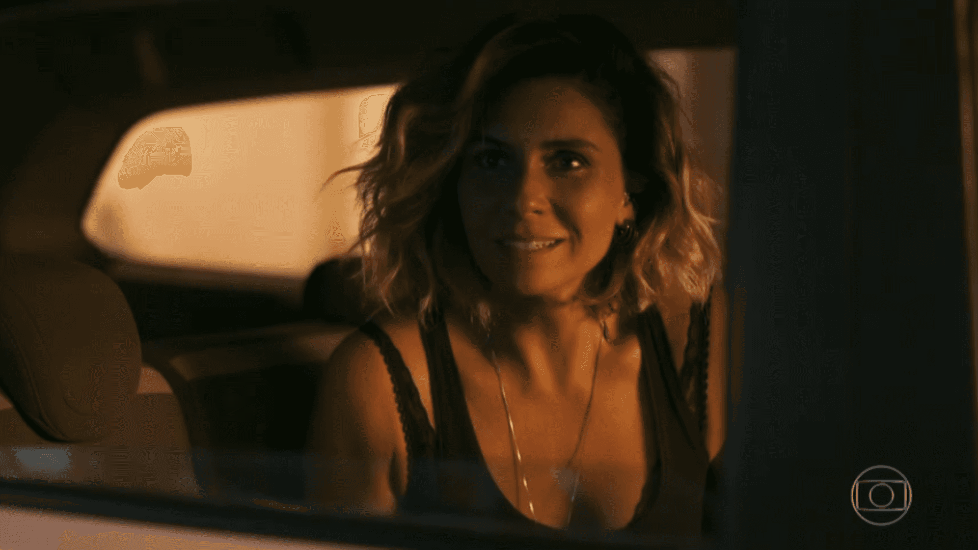 Luzia (Giovanna Antonelli) em cena de Segundo Sol (Foto: Reprodução/Globo)