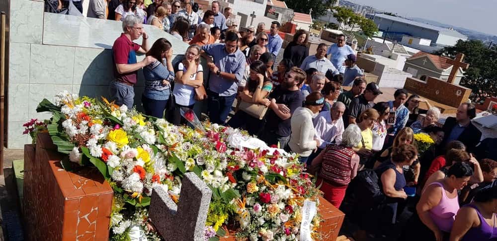 Eloísa Mafalda foi enterrada em cemitério de Jundiaí (Foto: Moniele Nogueira/TV TEM )