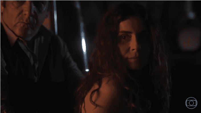 Luzia (Giovanna Antonelli) é presa em cena de Segundo Sol (Foto: Reprodução/Globo)
