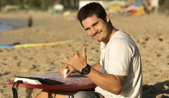 Nicolas Prattes nas gravações de O Tempo Não Para. (Foto: João Miguel Júnior/Globo)