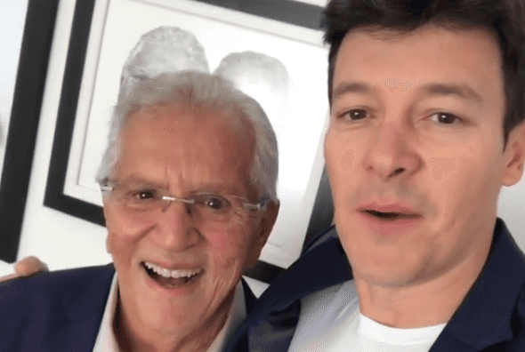 Os apresentadores e amigos Rodrigo Faro e Carlos Alberto de Nóbrega. (Foto: Reprodução/Instagram)