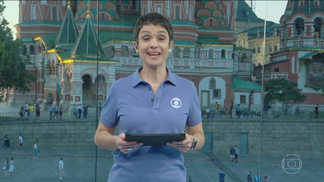 Sandra Annenberg comanda os telejornais diretamente da Russia (Foto: Reprodução)