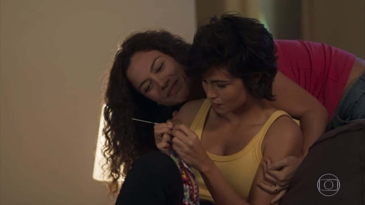 Nanda Costa e Carol Faju em Segundo Sol. (Foto: Reprodução/TV Globo)